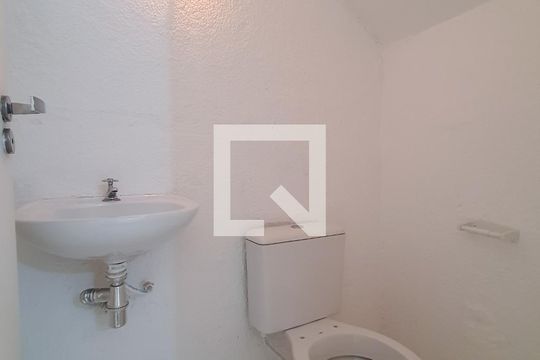 Lavabo Sala de casa de condomínio para alugar com 2 quartos, 70m² em Vila Monumento, São Paulo