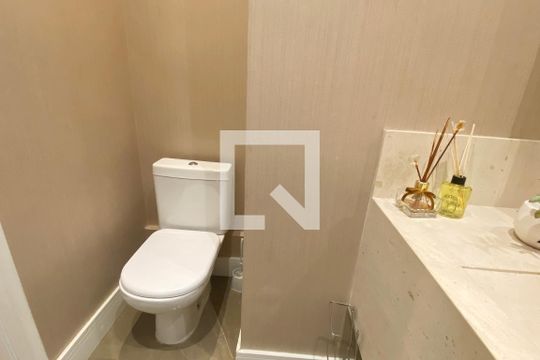 Lavabo de casa de condomínio à venda com 4 quartos, 450m² em Alphaville, Santana de Parnaíba