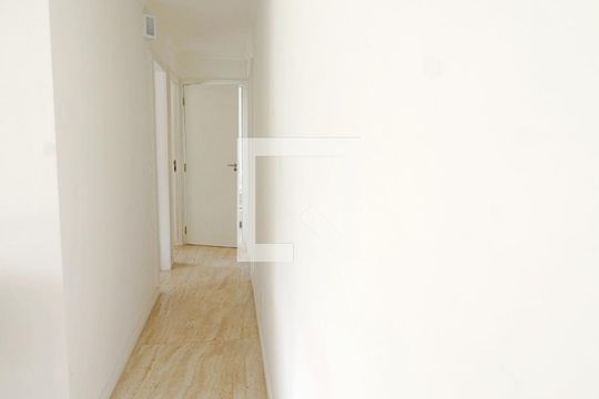 Corredor de apartamento à venda com 3 quartos, 80m² em Vila Andrade, São Paulo