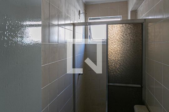 Banheiro de kitnet/studio à venda com 1 quarto, 35m² em Vila Rosa, Novo Hamburgo