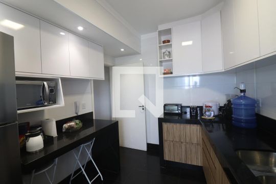 Cozinha de apartamento para alugar com 3 quartos, 131m² em Chora Menino, São Paulo