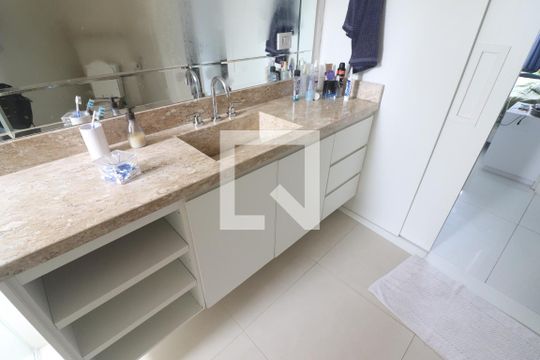 Banheiro do Quarto 1 de apartamento para alugar com 3 quartos, 131m² em Chora Menino, São Paulo