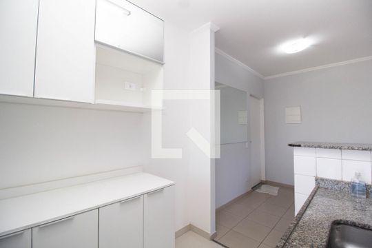 Cozinha de apartamento para alugar com 2 quartos, 50m² em Vila Pereira Barreto, São Paulo