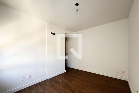 Suíte de apartamento para alugar com 2 quartos, 66m² em Menino Deus, Porto Alegre