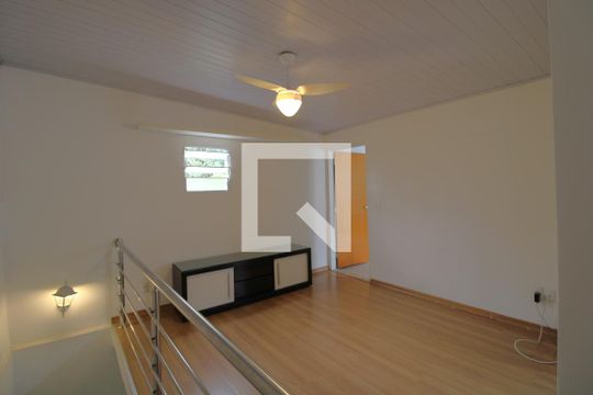 Sala de casa para alugar com 2 quartos, 110m² em Jardim Alzira, São Paulo