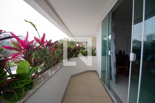Sacada da Suíte 1 de casa à venda com 5 quartos, 850m² em Barra da Tijuca, Rio de Janeiro