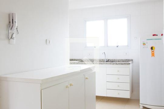 Cozinha de kitnet/studio para alugar com 1 quarto, 39m² em Bangú, Santo André