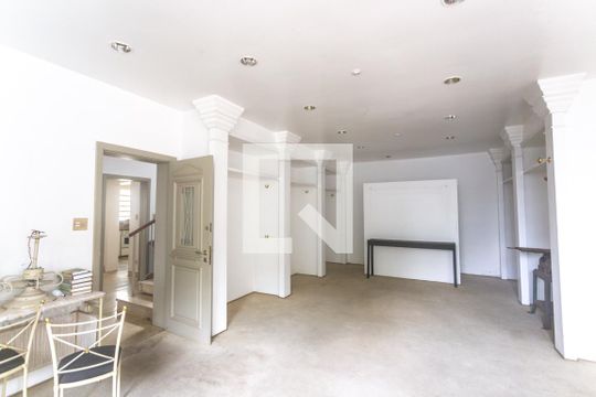 Sala de estar de casa à venda com 4 quartos, 400m² em Jardim do Mar, São Bernardo do Campo