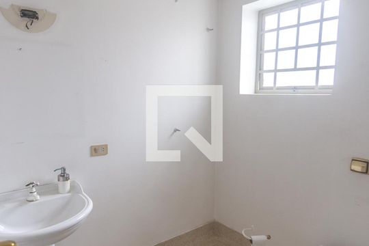 Banheiro suíte de casa para alugar com 4 quartos, 400m² em Jardim do Mar, São Bernardo do Campo