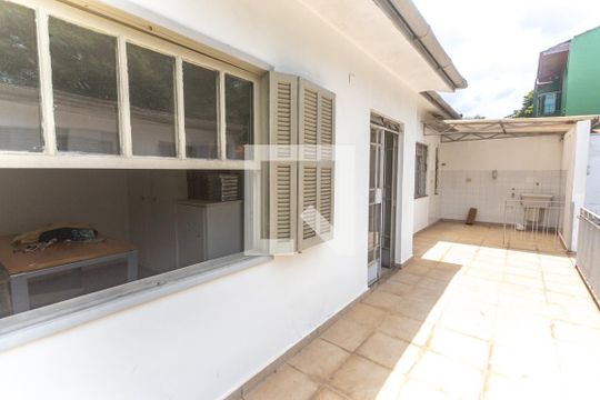 Área de serviço de casa para alugar com 4 quartos, 400m² em Jardim do Mar, São Bernardo do Campo