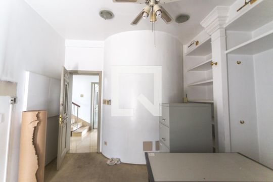 Sala de TV de casa à venda com 4 quartos, 400m² em Jardim do Mar, São Bernardo do Campo