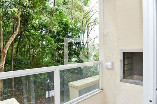 Sacada de apartamento à venda com 2 quartos, 45m² em Rubem Berta, Porto Alegre