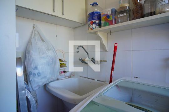 Cozinha e Área de Serviço de apartamento para alugar com 3 quartos, 150m² em Jardim Itu, Porto Alegre