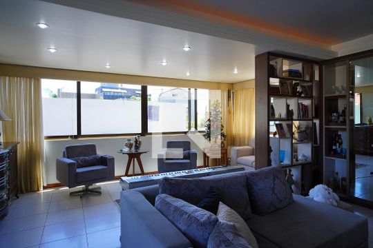 Apartamento para alugar com 3 quartos, 150m² em Jardim Itu, Porto Alegre