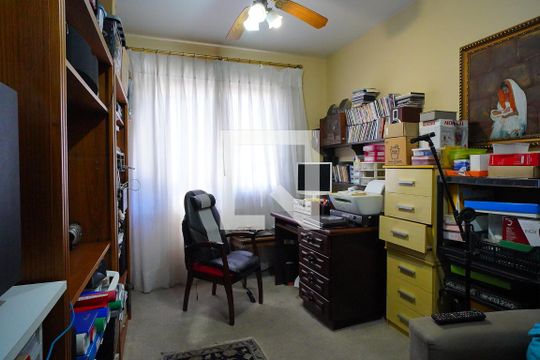 Quarto 2 de apartamento para alugar com 3 quartos, 150m² em Jardim Itu, Porto Alegre
