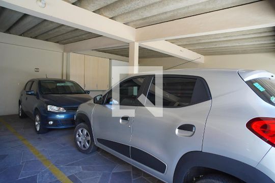 Garagem de apartamento para alugar com 3 quartos, 150m² em Jardim Itu, Porto Alegre