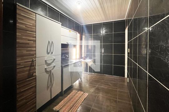 Cozinha de casa à venda com 2 quartos, 120m² em Cavalhada, Porto Alegre