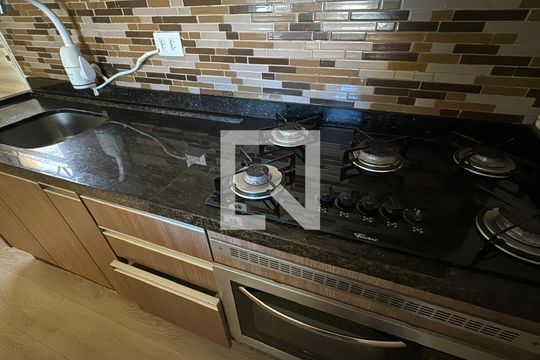 Cozinha de apartamento à venda com 3 quartos, 43m² em Cidade Industrial, Curitiba