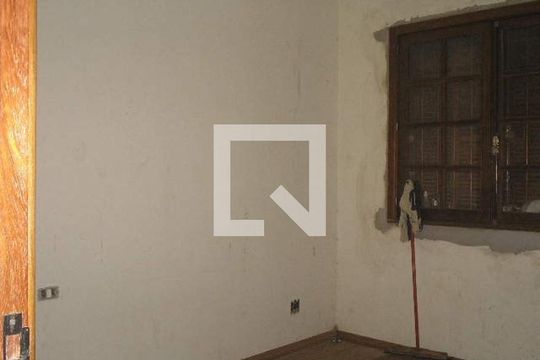 Casa à venda com 4 quartos, 500m² em Santa Cruz, Belo Horizonte
