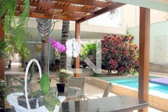 Casa para alugar com 4 quartos, 350m² em Castelo, Belo Horizonte