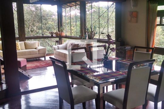 Casa de Condomínio à venda com 4 quartos, 300m² em Estância Serrana, Nova Lima