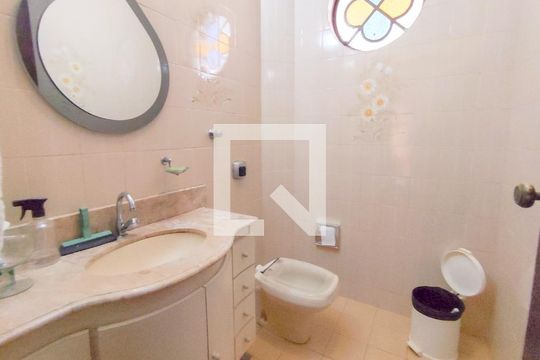 Casa à venda com 4 quartos, 400m² em Santo Antônio, Belo Horizonte