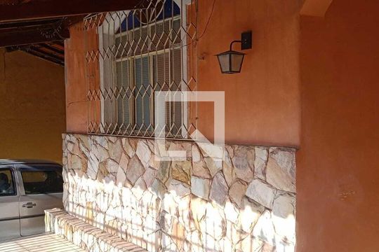 Casa à venda com 3 quartos, 311m² em Santa Rosa, Belo Horizonte