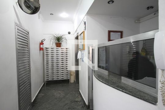Hall de Entrada de apartamento para alugar com 1 quarto, 45m² em Sé, São Paulo