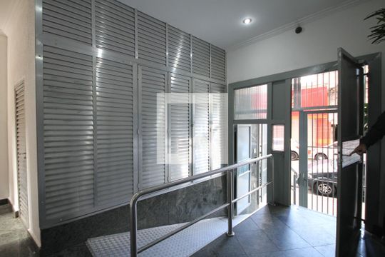 Hall de Entrada de apartamento para alugar com 1 quarto, 45m² em Sé, São Paulo
