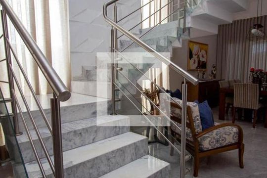 Escada de casa de condomínio à venda com 4 quartos, 339m² em Loteamento Reserva Ermida, Jundiaí