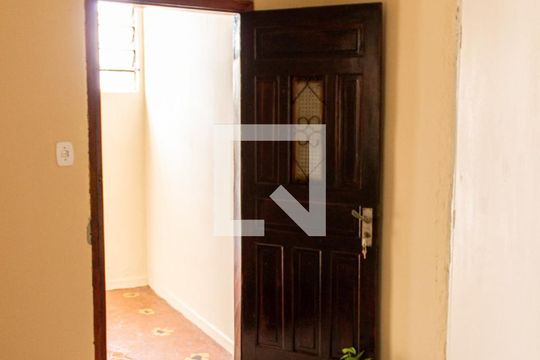 Quarto 2 de casa para alugar com 2 quartos, 70m² em Parque Mandi, São Paulo