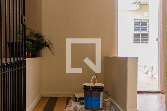 Entrada de casa para alugar com 2 quartos, 70m² em Parque Mandi, São Paulo
