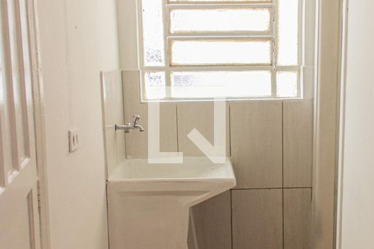 Área de Serviço de casa para alugar com 2 quartos, 70m² em Parque Mandi, São Paulo