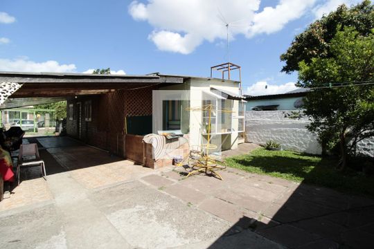 Quintal de casa à venda com 3 quartos, 100m² em Mathias Velho, Canoas