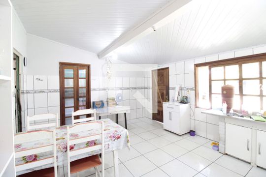 Cozinha de casa à venda com 3 quartos, 100m² em Mathias Velho, Canoas