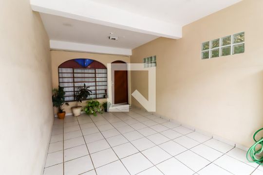 Garagem de casa à venda com 3 quartos, 120m² em Vila Iasi, Taboão da Serra