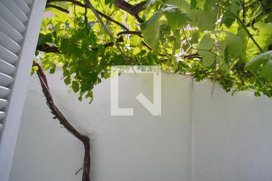 Sala_Vista de casa para alugar com 7 quartos, 482m² em Bela Vista, Porto Alegre