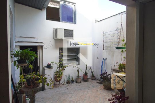 Pátio de casa à venda com 3 quartos, 120m² em Centro, Novo Hamburgo