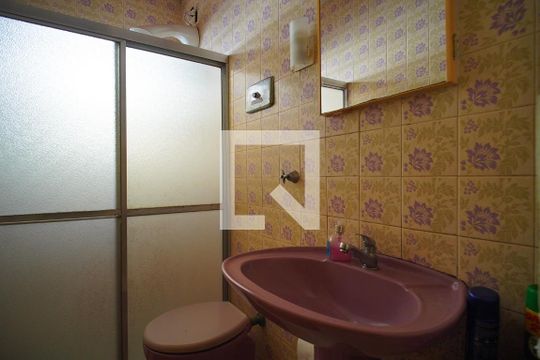 Banheiro de casa à venda com 3 quartos, 120m² em Centro, Novo Hamburgo