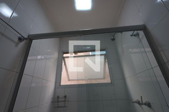 2º  andar - banheiro de casa para alugar com 4 quartos, 150m² em Parque Frondoso, Cotia