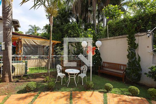 Área coimum - área de descanso de casa para alugar com 4 quartos, 150m² em Parque Frondoso, Cotia