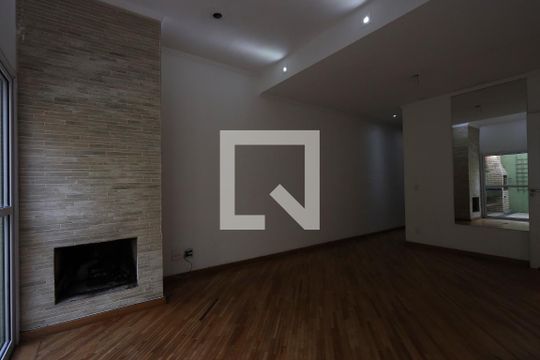 1º  andar - sala de casa para alugar com 4 quartos, 150m² em Parque Frondoso, Cotia