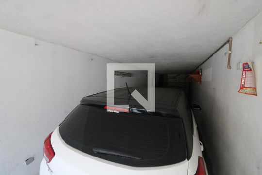 Garagem de casa à venda com 3 quartos, 260m² em Vila Industrial, São Paulo