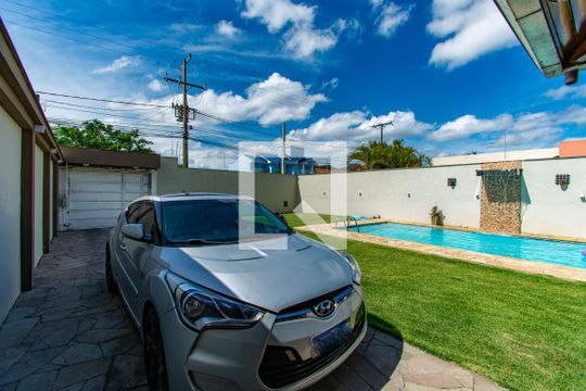 Quintal de casa à venda com 4 quartos, 300m² em Rio Branco, Canoas