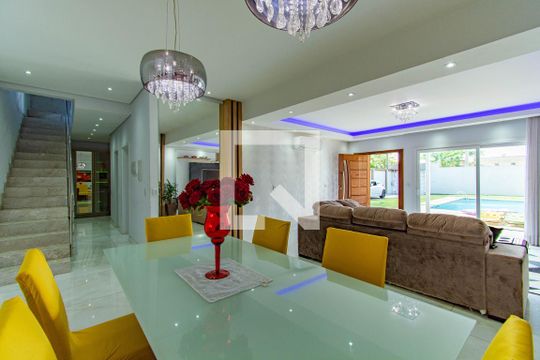 Sala de Jantar de casa à venda com 4 quartos, 300m² em Rio Branco, Canoas