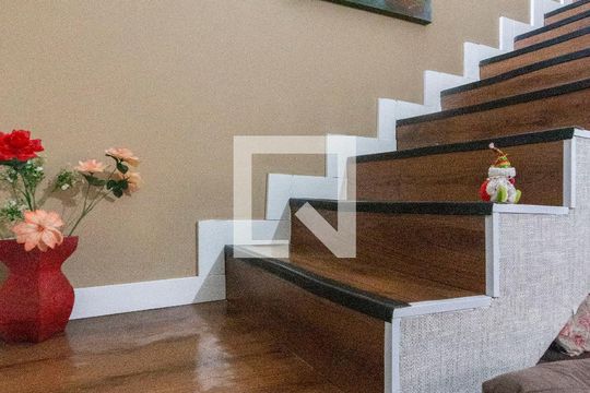Acesso Quartos de casa à venda com 4 quartos, 260m² em Jardim dos Ipês, São Paulo