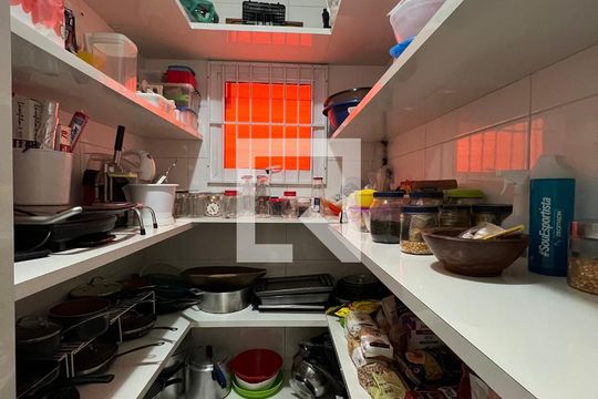 Despensa de casa à venda com 4 quartos, 324m² em Lauzane Paulista, São Paulo