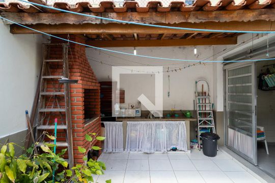 Quintal de casa à venda com 3 quartos, 223m² em Vila Antonieta, São Bernardo do Campo