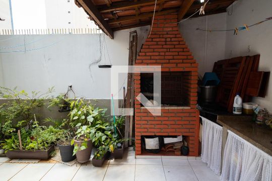 Quintal de casa à venda com 3 quartos, 223m² em Vila Antonieta, São Bernardo do Campo