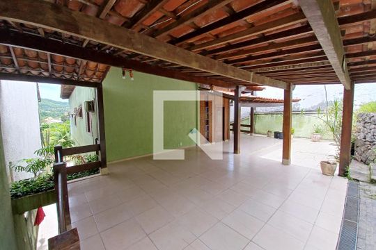 Casa de Condomínio à venda com 4 quartos, 390m² em Badu, Niterói